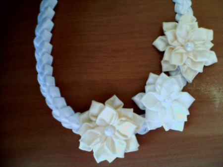 Намисто (Н2) з зміщеними  квітами - 50 грн